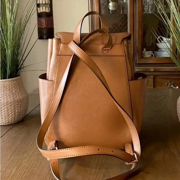 - michael kors backpack - Picture 2 of 8